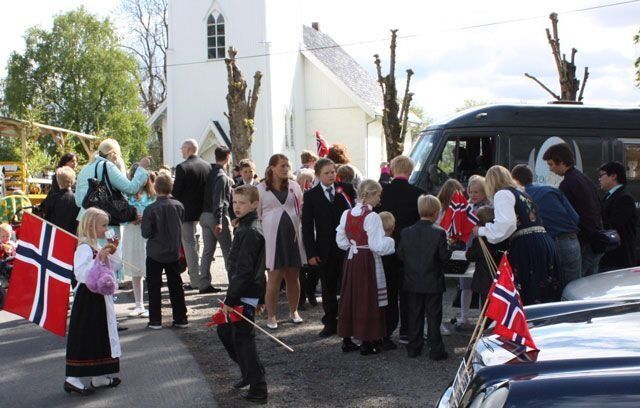 Kristendom er del av tradisjonalistpakken. I Kråkstad ble det ramaskrik over forslaget om at 17.mai-toget ikke skulle stoppe på halvveien og overvære gudstjeneste.
 Foto: Roar Johnsen
