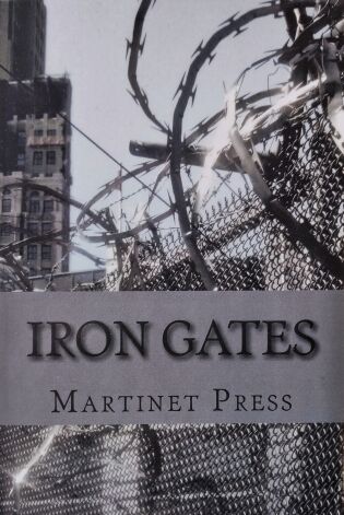 Omslaget til Iron Gates er uten navn på forfatteren.