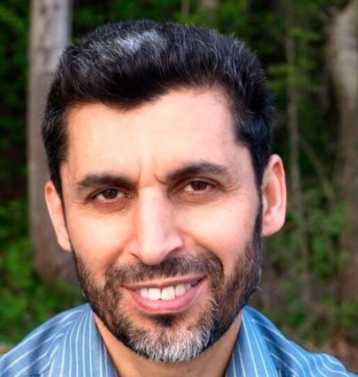 Basim Ghozlan i Muslimsk dialognettverk mener Ahmadiyya ikke er muslimer, men har ikke noen problemer med å samarbeide med dem i STL.