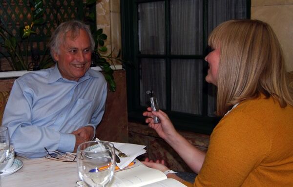 Leder av Foreningen Skepsis, Marit Simonsen, fikk et intervju med Richard Dawkins tidligere denne uka. Intervjuet legges ut på Fritanke.no senere, og vil også sendes på skeptikerpodkasten Saltklypa.
 Foto: Even Gran