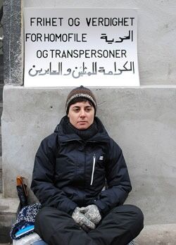 Sara Mats Azmeh Rasmussen tilbrakte fem dager utenfor lokalene til Islamsk Råd Norge, før rådets generalsekretær satte seg ned med henne. Foto: Arnfinn Pettersen