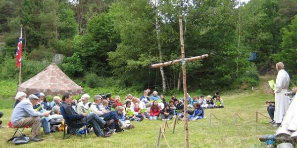 Speiderne vurderer å mildne religionskravet