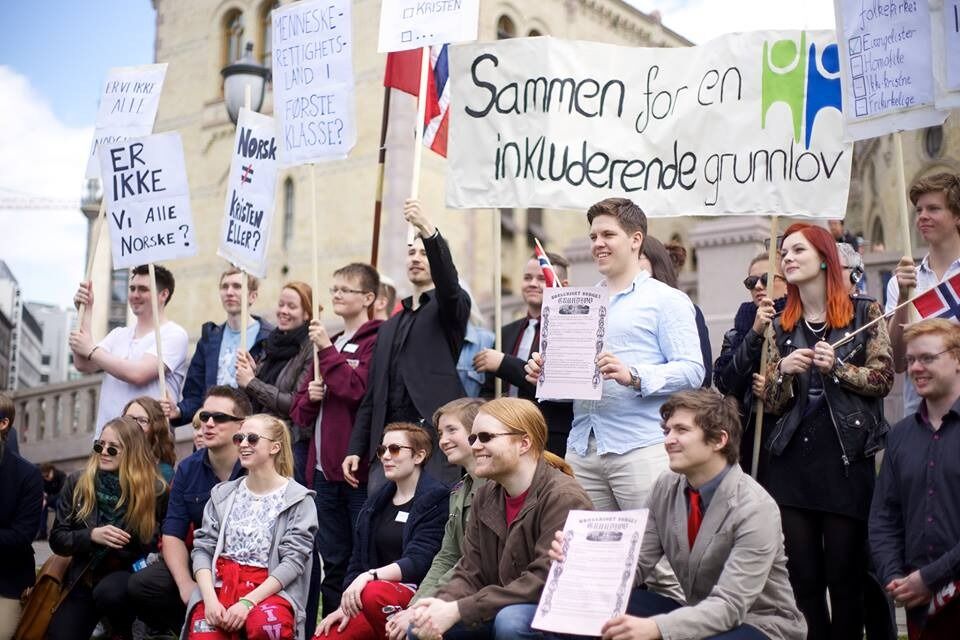 HU-gjengen foran Stortinget.
 Foto: Torbjørn Vik Lunde