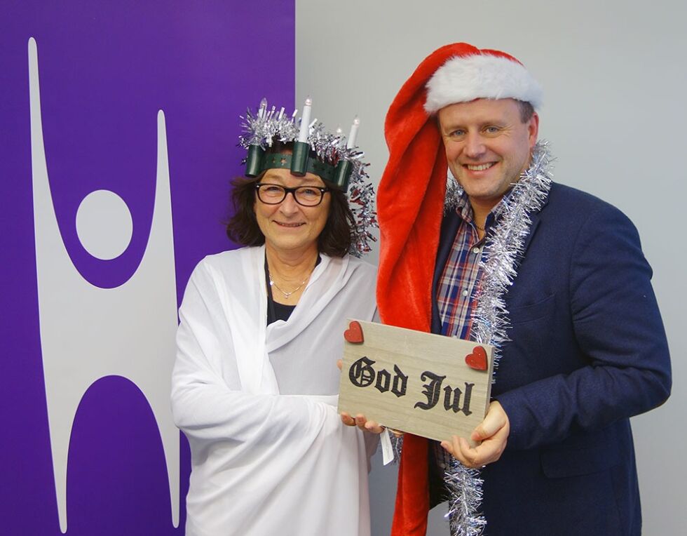 Generalsekretær Kristin Mile og styreleder Tom Hedalen forsikrer om at medlemmer i Human-Etisk Forbund er like glade i julen som andre.
 Foto: Even Gran