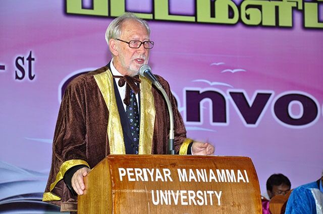 Levi Fragell ble beæret på Periyar Maniammai University sist fredag.
 Foto: PMU
