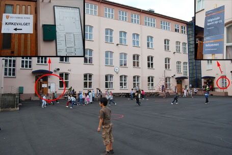 På Ruseløkka skole er valgene litt mer adskilt. Kirkevalget holdes inn døra til venstre, mens stortingsvalget bruker inngangen til høyre.
