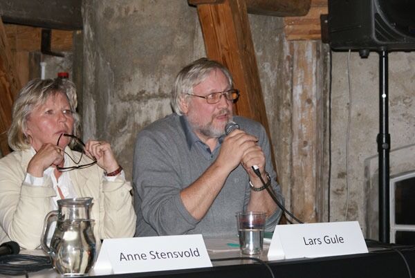 Anne Stenvold og Lars Gule deltok på debatt om misjon i Stavanger i går.
 Foto: Tonje Pedersen