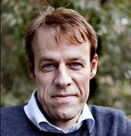 Njål Høstmælingen er en av Norges ledende menneskerettighetseksperter. Han har skrevet læreboka "Internasjonale menneskerettigheter" og en rekke andre bøker om temaet.