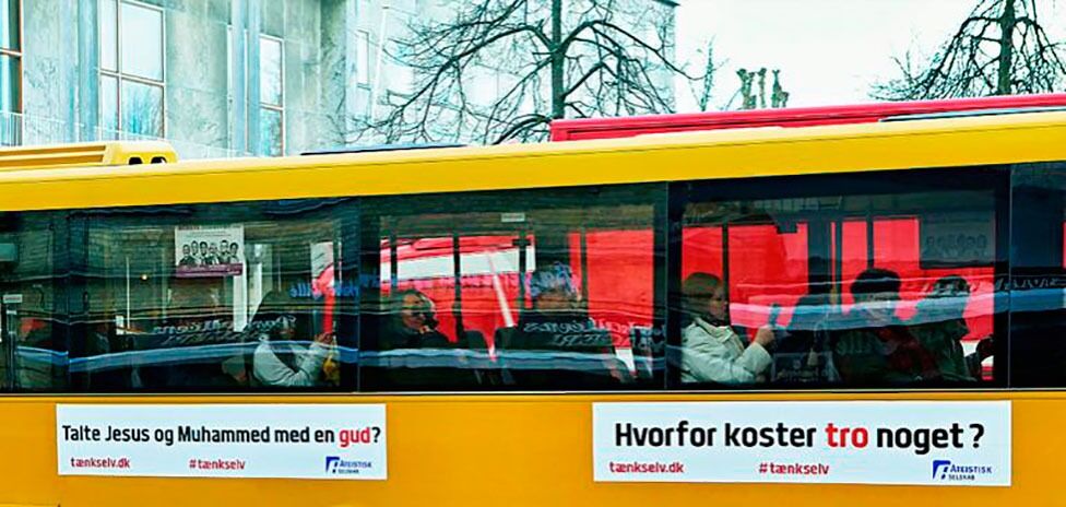 Disse bussene har kjørt rundt i Århus i det siste.
 Foto: Ateistisk selskab