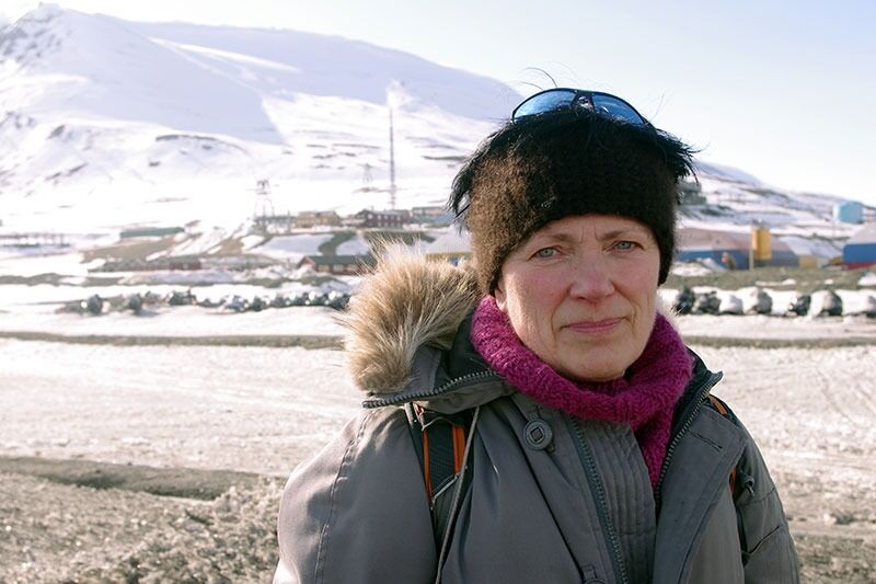 Marit K. Brandal, tidligere leder for Stavanger humanistiske speidergruppe, er svært fornøyd med at NSF nå har åpnet dørene for ikke-religiøse. Arkivfoto fra da Brandal bodde på Svalbard.
 Foto: Kirsti Bergh