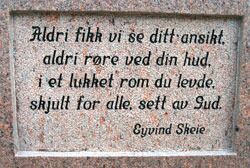 - Dette går ikke, mener Human-Etisk Forbund. De forventer at det graveres inn en ny tekst.