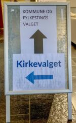 Kommune- og fylkestingsvalget og Kirkevalget ved Gjerdrum kulturhus.  Foto: Stig Morten Thu