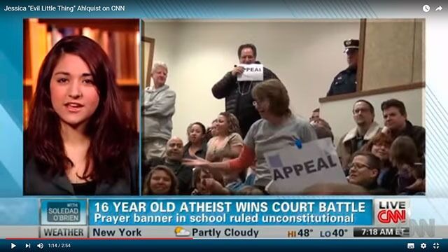 Det ble stort medieoppstyr da Jessica Ahlquist vant rettssaken mot banneret i 2012. Hør henne fortelle om det hele på CNN.