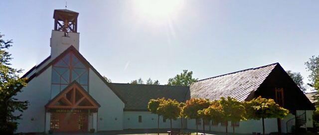 Hit til Skjold kirke vandret barna i KRLE-timen på Apeltun skole.
 Foto: Google street view
