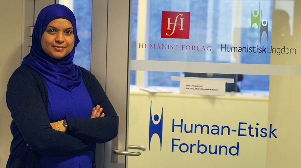 Anma Mahmood visste jeg ikke hva Human-Etisk Forbund var eller stod for da hun søkte jobb i fjor sommer. Hun var bare opptatt av den spennende jobben.
 Foto: Even Gran