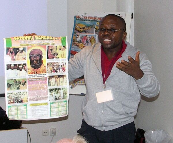 Leo Igwe fortalte om hekseforfølgelser i Nigeria på en seminar om kampen mot overtro på mandag.
 Foto: Even Gran