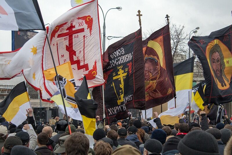 Russiske nasjonalister marsjerer i Moskva i november 2012.
 Foto: RiMarkin