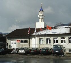 Utløste striden: Minareten til Den tyrkiske kulturforeningen i Wangen bei Olten. Foto: Wikipedia