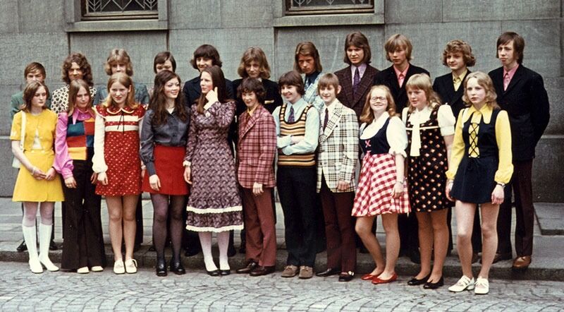 Glade konfirmanter i festskrud på 70-tallet.
 Foto: Arkiv
