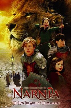 Philip Pullman liker ikke at Susan (øverst med pil og bue) holdes utenfor fordi hun har mistet sin barnlige uskyld. Her en plakat fra Narnia-filmen Løven, heksa og klesskapet som kom i 2005.