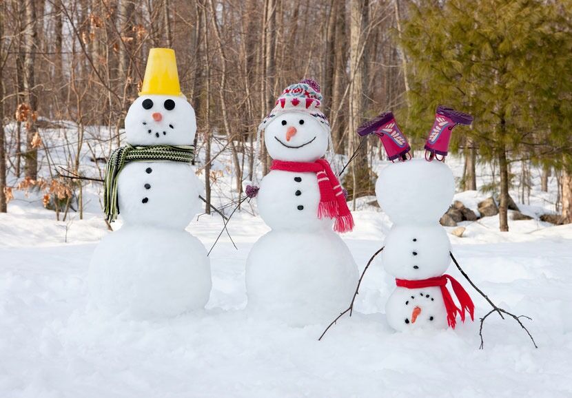 Blir det hvit jul? Vi håper alle får mulighet til å lage like fine snømenn i jula.
 Foto: Scanpix/Microstock