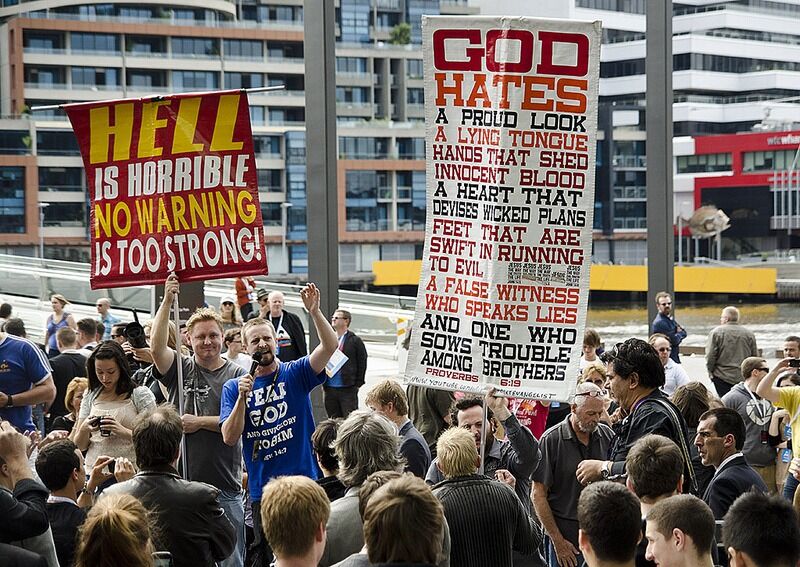 Ingen ateistkonferanse uten en motdemonstrasjon. Og det var ikke bare kristne som demonstrerte.
