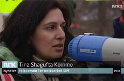 Tina Shagufta Kornmo er opprinnelig fra Pakistan. Hun er lege, styremedlem i Oslo Venstre og sunnimuslim. - Min tro er veldig privat og personlig, og jeg går ikke ofte i moskeen. Likevel betyr nok religionen mer for meg enn for gjennomsnittet av etniske nordmenn, sier hun. Her fra markeringen på lørdag. Se innslaget hos NRK.