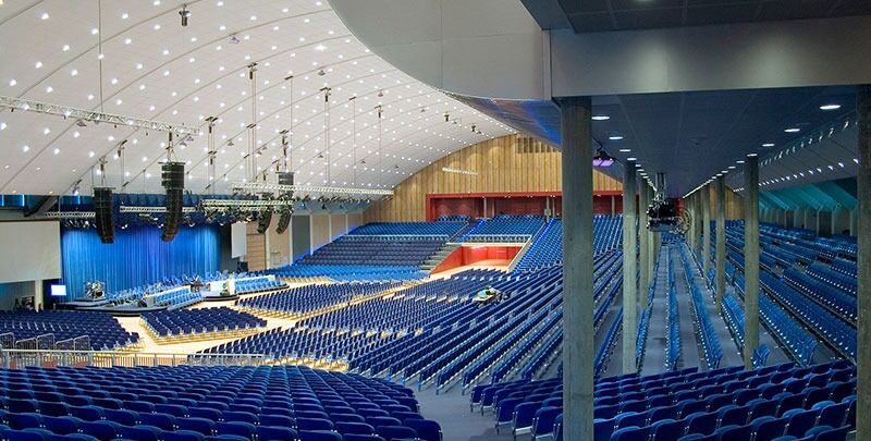 Den store konferansesalen på Brunstad har plass til 7500 mennesker.
 Foto: Wikimedia commons@Dorothy Vedvik, Oslofjord Convention Center AS