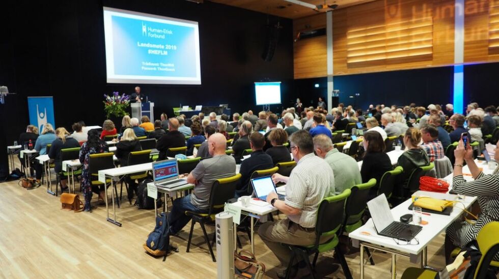 Landsmøtet stemte frem uttalelse om større skille mellom kommune og kirke.
 Foto: Even Gran
