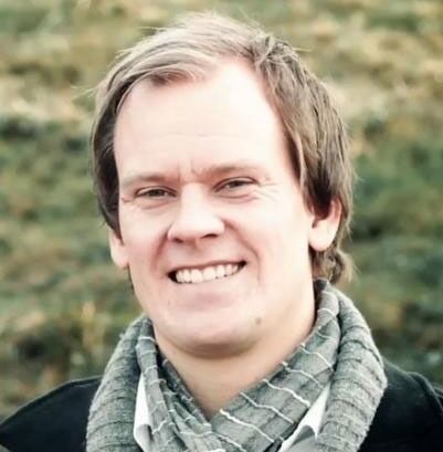 Pastor i Oslo misjonskirke, Erik Andreassen, mener biskop Atle Sommerfeldt er maktarrogant.