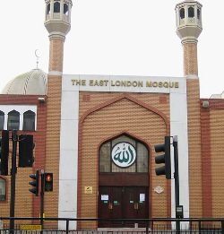 Øst-Londonmoskeen, som skal være bygd med betydelig støtte fra Saudi-Arabia, var et arnested for islamister.