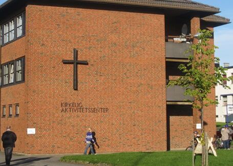 Her ble stortingsvalget - og kirkevalget - holdt på Lade i Trondheim i går.  Borthen Flatås synes stemningen på valgdagen ble ødelagt av det pågående kirkevalgopplegget.