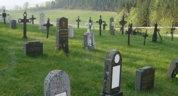 Regjeringen vurderer å fjerne kirkemonopolet på gravferd