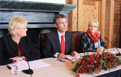 Kristin Halvorsen, Jens Stoltenberg og Liv Signe Navarsete la fram regjeringserklæringen for de neste fire årene i går.