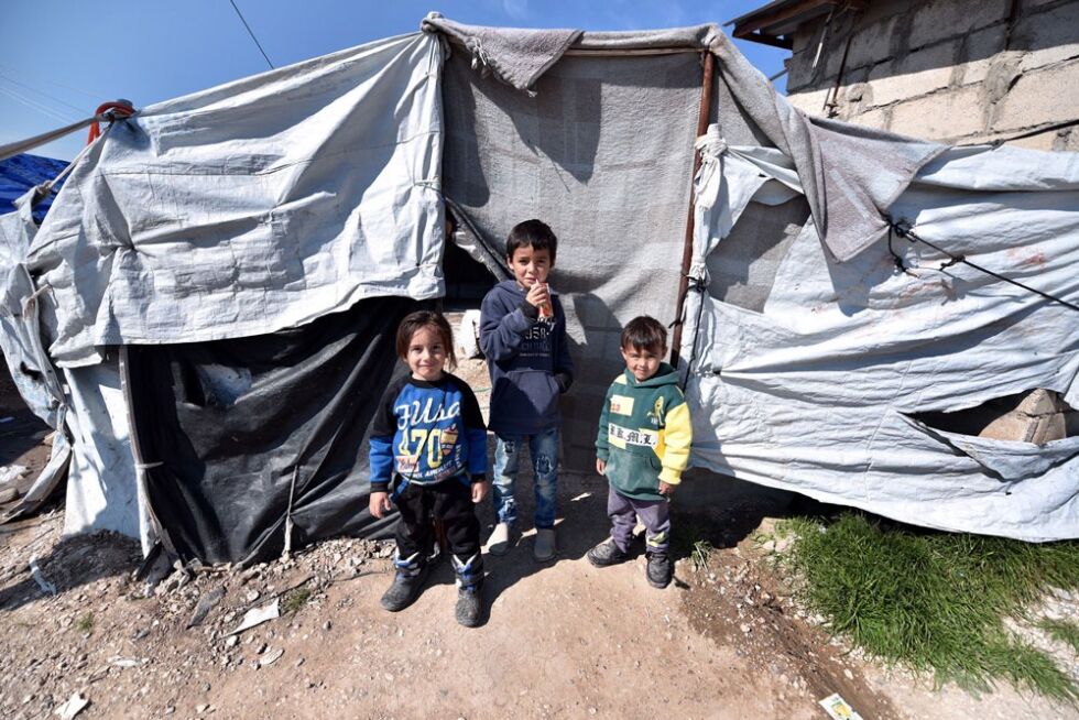 Barn i flyktningeleiren Roj i Hasakah, Syria som er kontrollert av kurdiske styrker og huser over 300 familier, de fleste barn og koner av IS-krigere.
 Foto: NTB-Scanpix/EPA