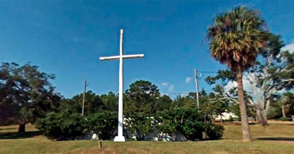 Myndighetene i Pensacola tror ikke noen som kjenner historien først og fremst vil oppfatte dette som et uttrykk for religion.
 Foto: Google street view