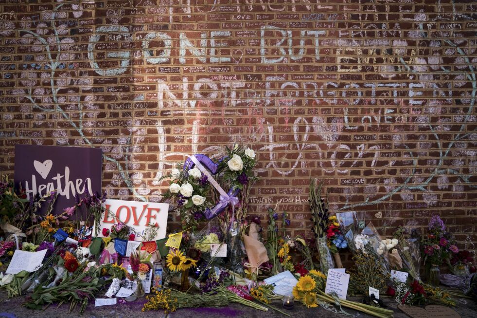 Minnested for Heather Heyer i Charlottesville, på stedet der hun døde.
 Foto: Erin Schaff/Scanpix.