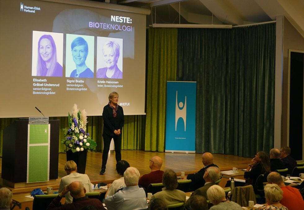 Leder i Bioteknologirådet, Kristin Halvorsen, åpnet seansen om bioteknologi på landskonferansen.
 Foto: Even Gran