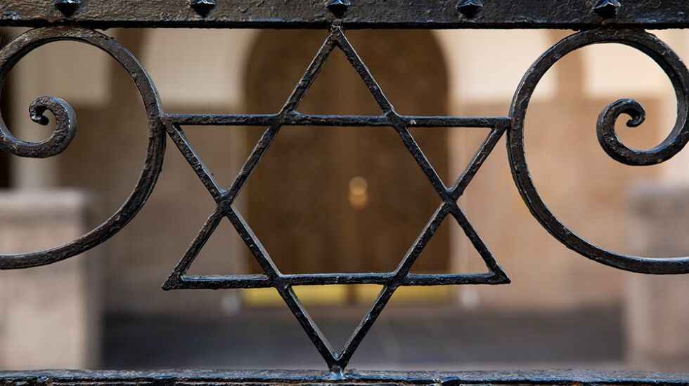 Detalj fra porten på synagogen på St. Hanshaugen i Oslo.
 Foto: NTB scanpix, Meek, Tore