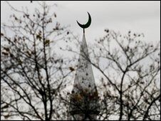Det er i dag fire moskeer med minareter i Sveits. Menneskerettighetsdomstolen i Strasbourg vil avgjøre om det noengang blir flere.
