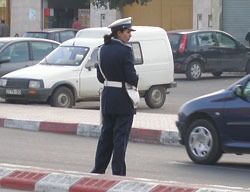 - Jo, det finnes kvinner i marokkansk politi. Vi legger ved et snapshot vi tok av en av dem på gata i El Jadida, skriver Johansson og al-Kubaisi.
