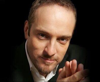 Derren Brown er en britisk skeptiker, illusjonist, mentalist og tv-personlighet.