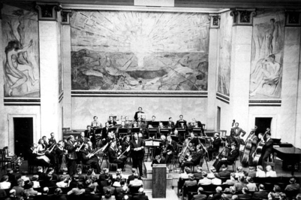 Det var staselig under den første borgerlige konfirmasjonsseremonien i 1951, som foregikk i Universitetets aula.
 Foto: Arkiv