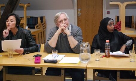 - Om kvinnene vant debatten, vant Gule utvilsomt dialogen, skriver Kaja Melsom. På bildet ser vi Storhaug til venstre og Hassan til høyre. Gule i midten. Foto: Kirsti Bergh