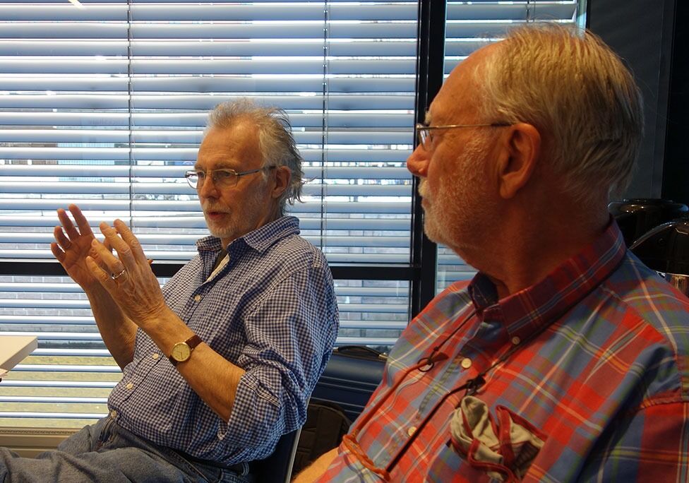 HEF-veteranene Haftor Viestad, som er utdannet teolog, samt Levi Fragell (t.h.) var også tilstede på seminaret i forrige uke.
 Foto: Even Gran