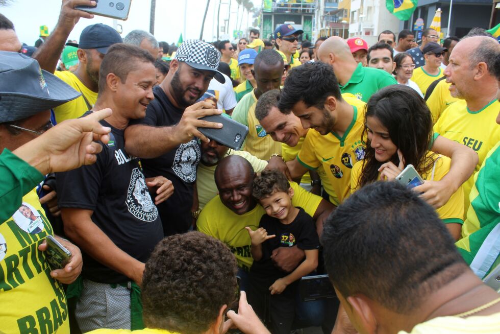 Broder Lazarus (i midten), med sine 8,5 millioner følgere på Facebook, var en viktig stemmesanker for Bolsonaro. Han lyktes allikevel ikke å bli valgt som senator i Bahia, den største anti-Bolsonaro-staten i Brasil. Men han lover å komme tilbake i politikken.
 Foto: Roar Nerdal