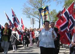 Krever livssynsnøytral 17. mai-feiring i Ski