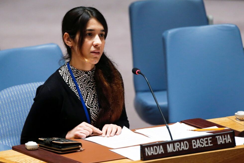 Nadia Murad er en av årets to fredsprisvinnere. Hun klarte å rømme etter å ha blitt holdt som slave hos IS, hvor hun ble utsatt for overgrep og voldtekt. I 2015 fortalte hun om egne og andre jesidiers opplevelser for FNs Sikkerhetsråd. I 2016 ble hun FNs første goodwill-ambassadør for overlevende av menneskehandel.
 Foto: Reuters/NTB Scanpix