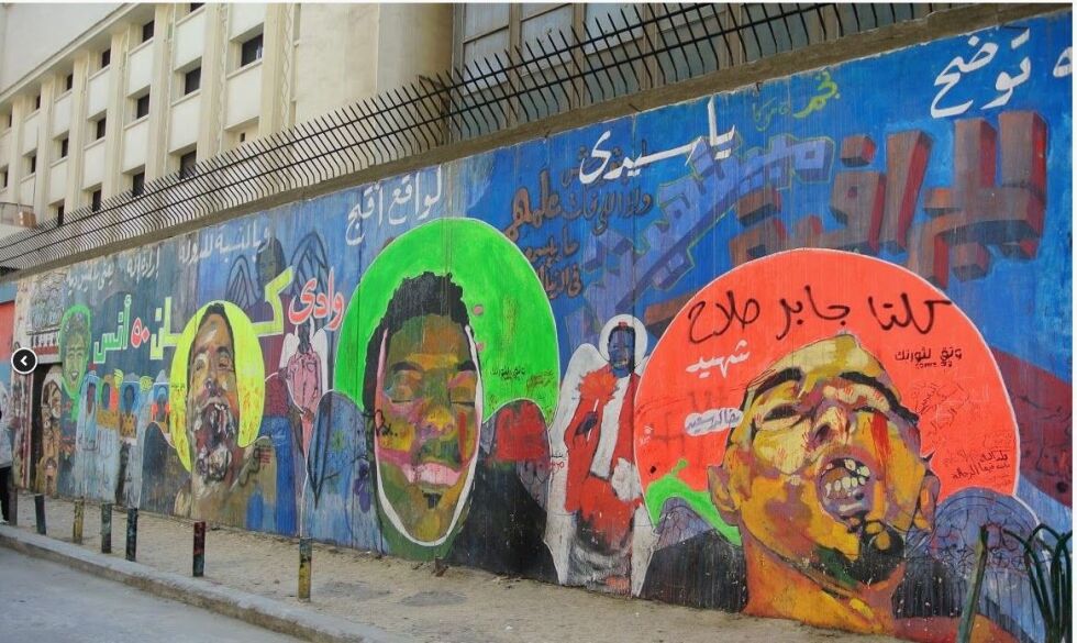 Egyptiske menneskerettighetsaktivister frykter president Abdel Fattah al-Sisis regjering er ute etter å trekke tilbake friheten som ble vunnet under det folkelige opprøret mot president Hosni Mubarak. Veggmalerier var en viktig ytringsform under og etter opprøret.
 Foto: Even Gran