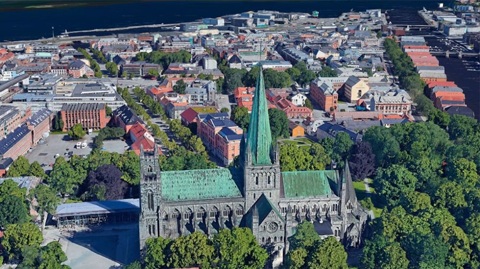 Nidarosdomen troner over Trondheim sentrum.
 Foto: Google earth